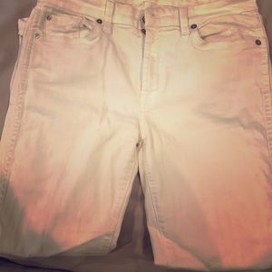 White skinny jeans